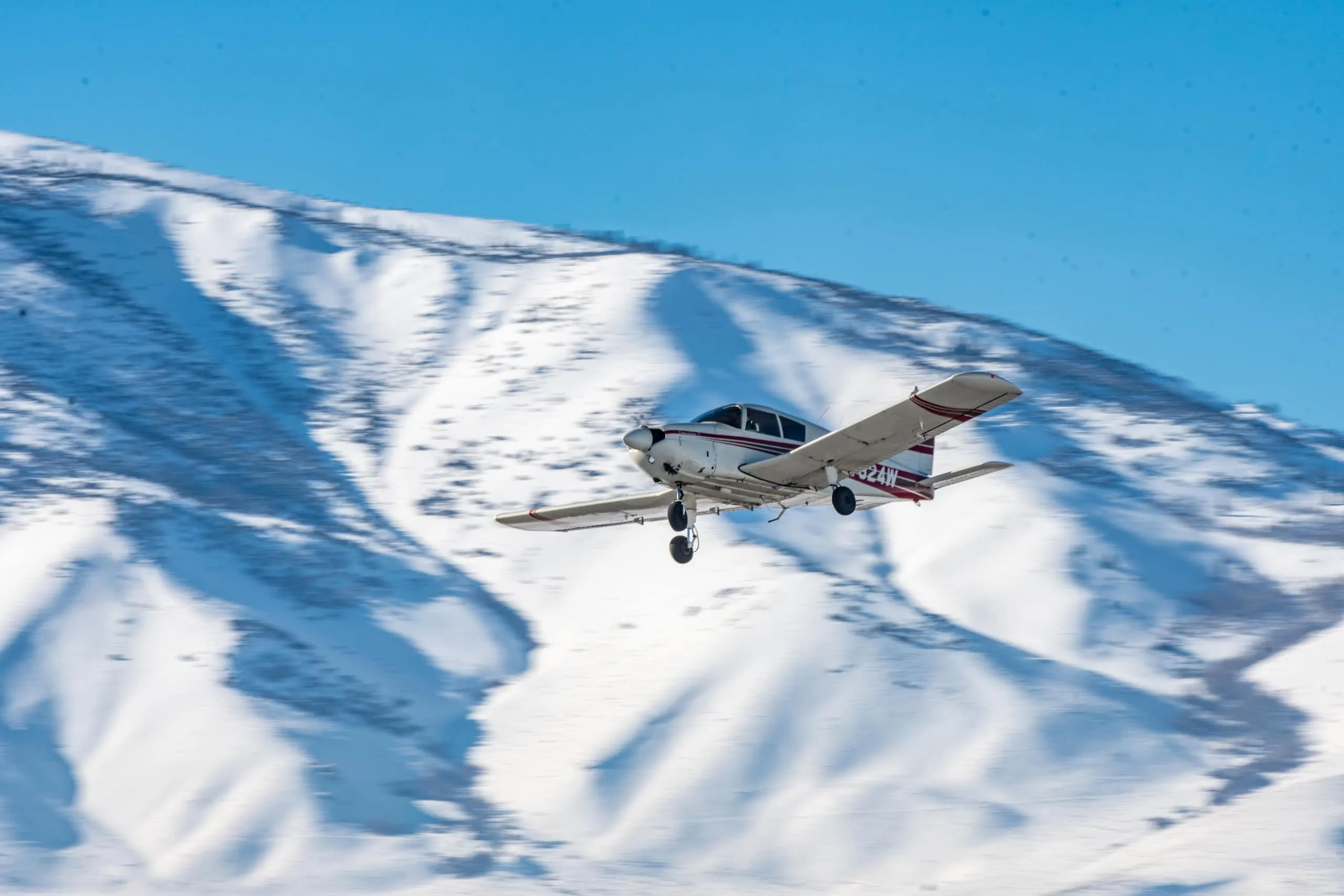 NV Flight School Cessna 172 on the runway
